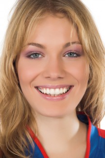 teeth discreetly with invisalign